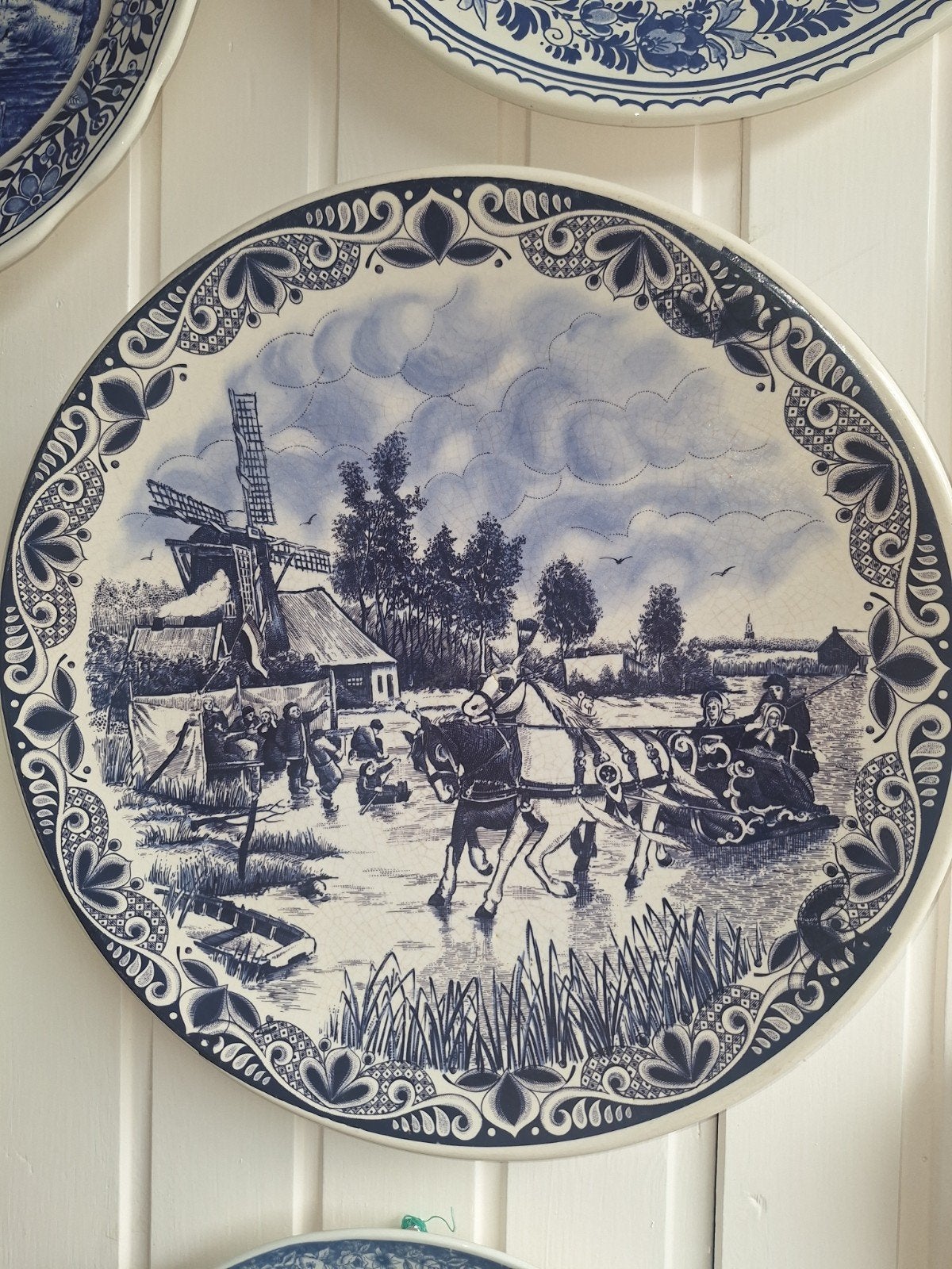 Delfts Blauw Wandbord - Winterlandschap met Molen, Antiek en Kunst, Ophalen