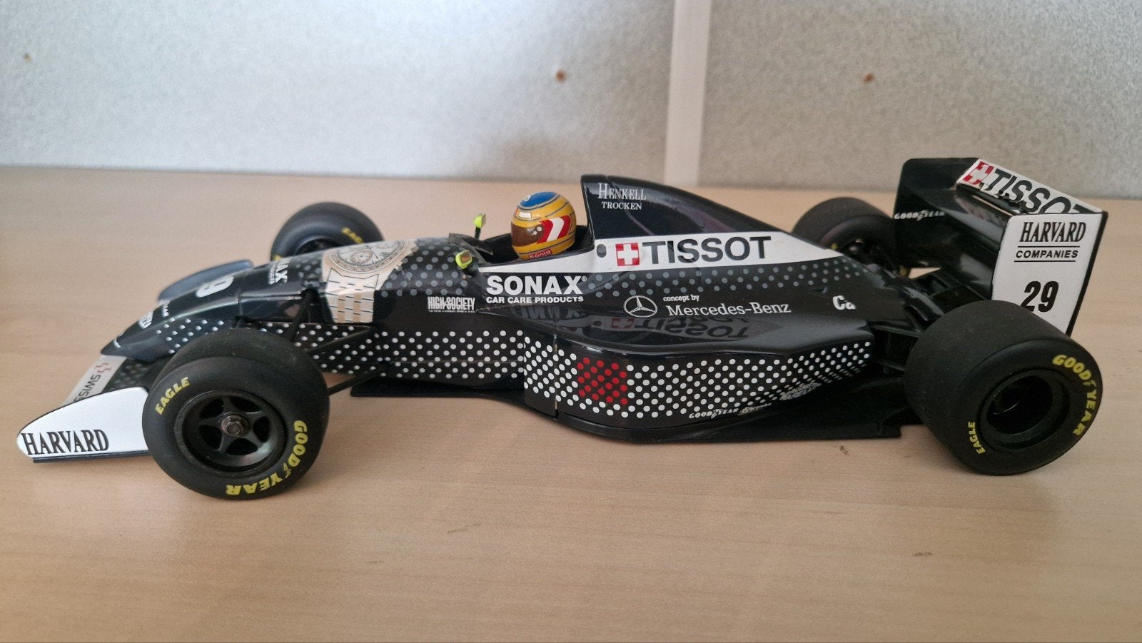 Formule 1 Modelauto Mercedes-Benz Tissot #29, Hobby en Vrije tijd, Modelauto's | 1:18, Ophalen of Verzenden, Gebruikt, Auto, Overige merken