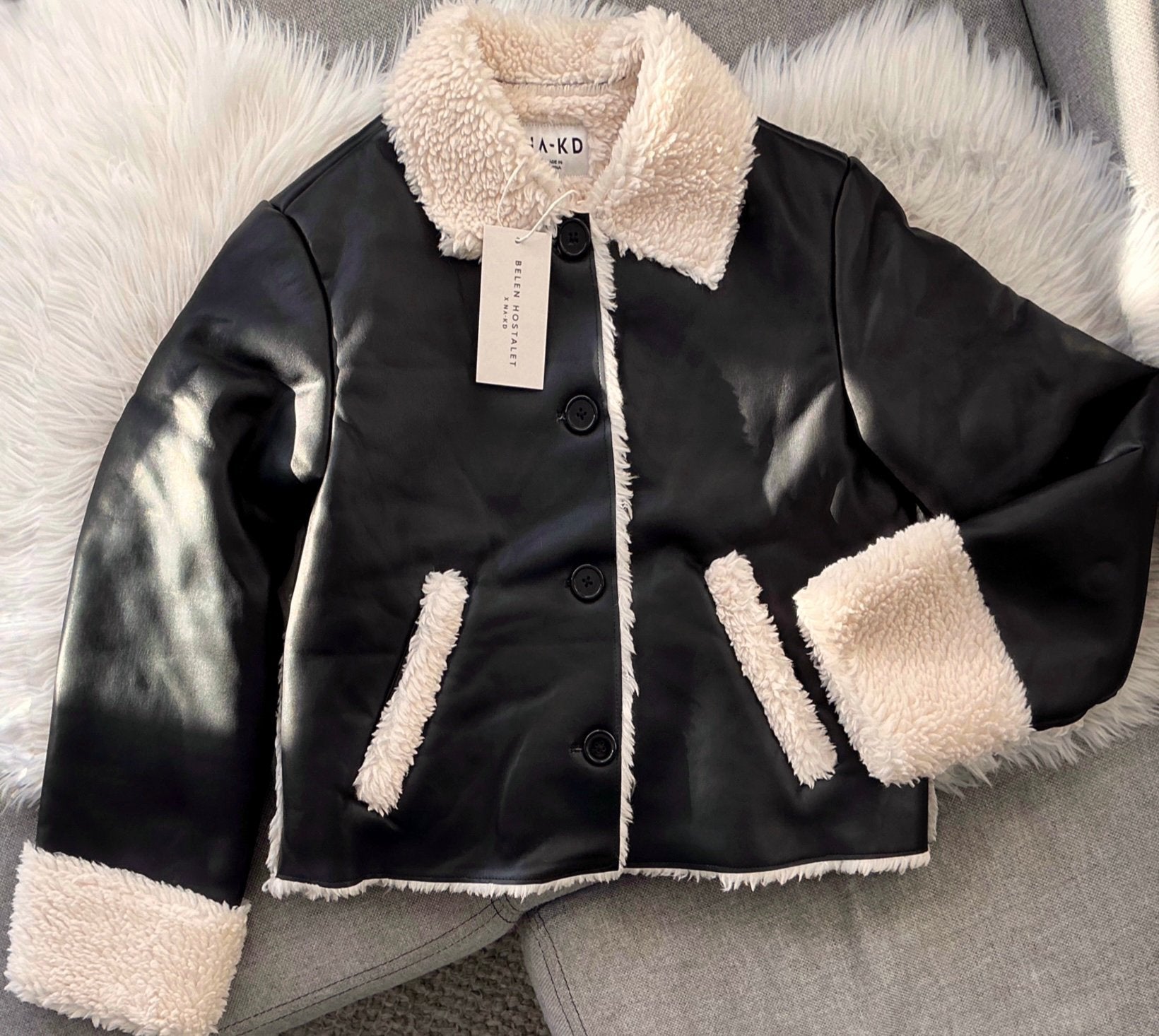 Na-kd x Belen Hostalet Faux Leren Fur Teddy Sherpa Jas Jack, Verzenden, Nieuw, Maat 36 (S), Zwart
