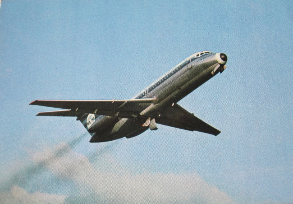 KLM Douglas DC-9 op nieuwe ansichtkaart, Verzamelen, Verzenden, 1980 tot heden, Ongelopen, Overige thema's
