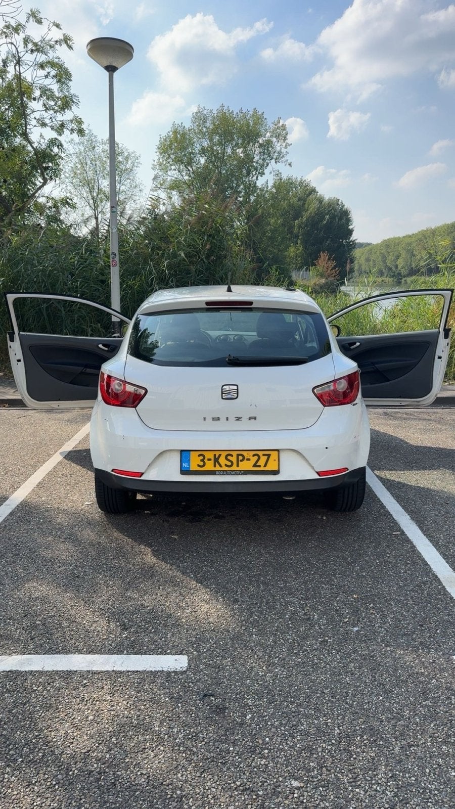 Seat Ibiza 1.2 51KW 2011 Wit, Voorwielaandrijving, 31 €/maand, 1198 cc, Handgeschakeld