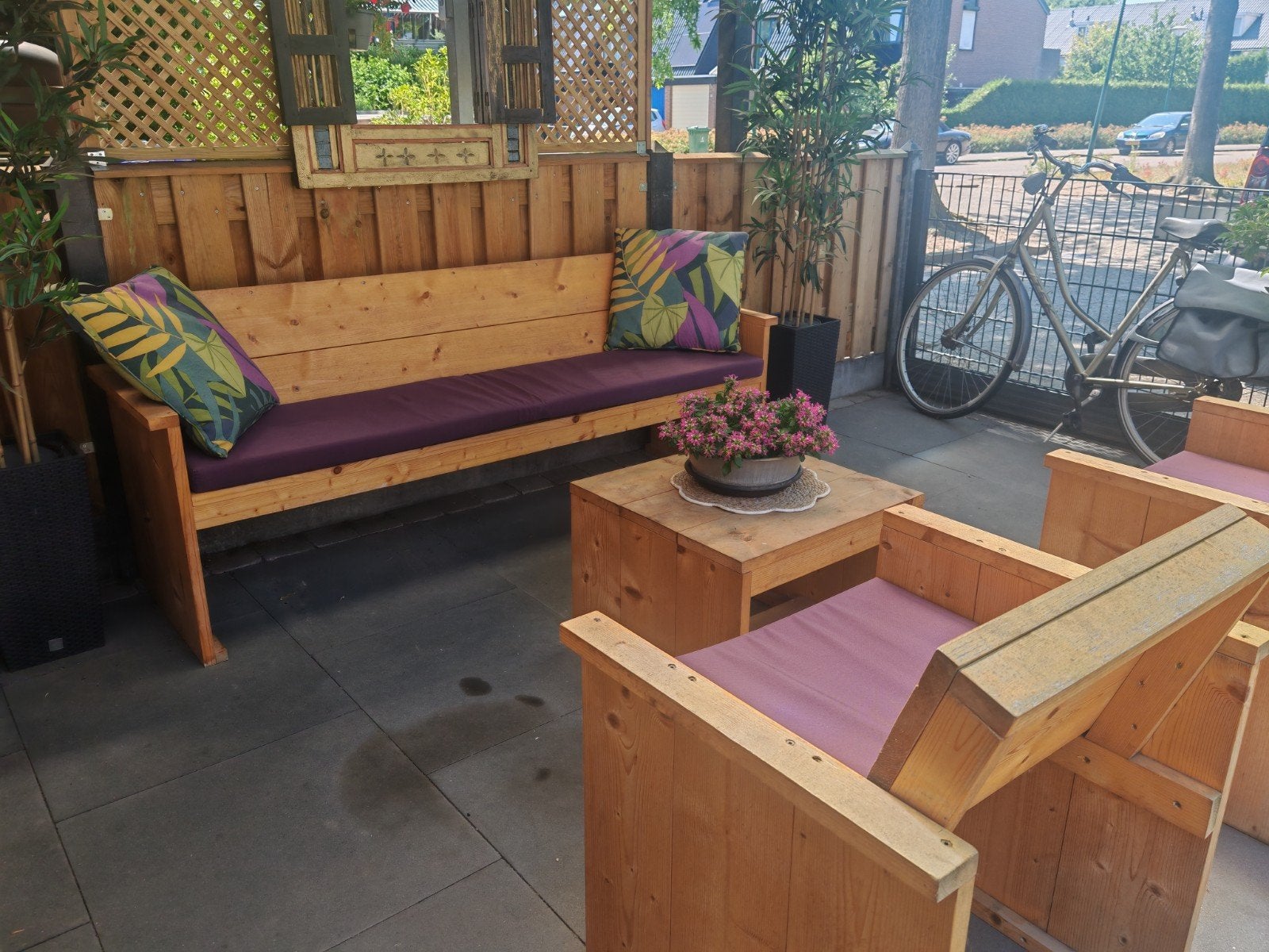 Mooie loungeset / tuinset met op maat gemaakte kussens, Tuin en Terras, Tuinsets en Loungesets, Ophalen, Hout, Bank, 5 zitplaatsen
