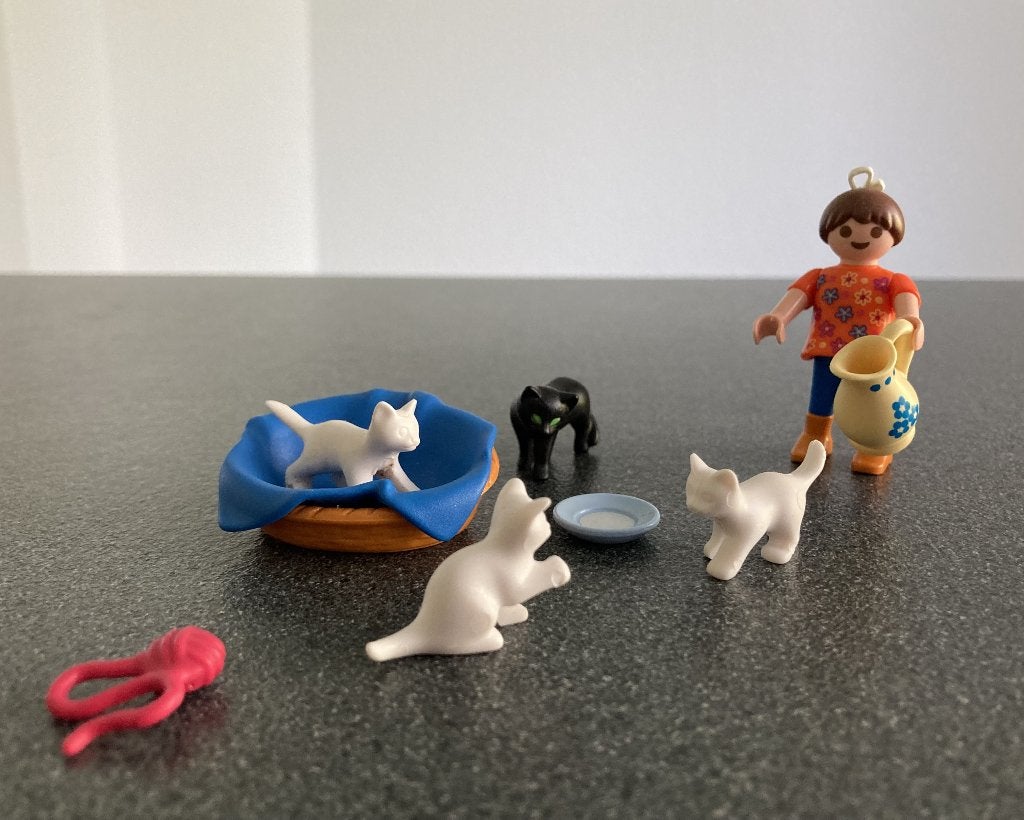 Playmobil 5126 Meisje met poezenfamilie, Ophalen of Verzenden, Zo goed als nieuw, Complete set