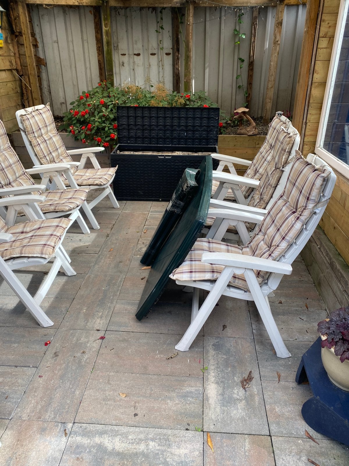 Stoelen- tafel -kussenkist, Tuin en Terras, Ophalen, Gebruikt, Kunststof