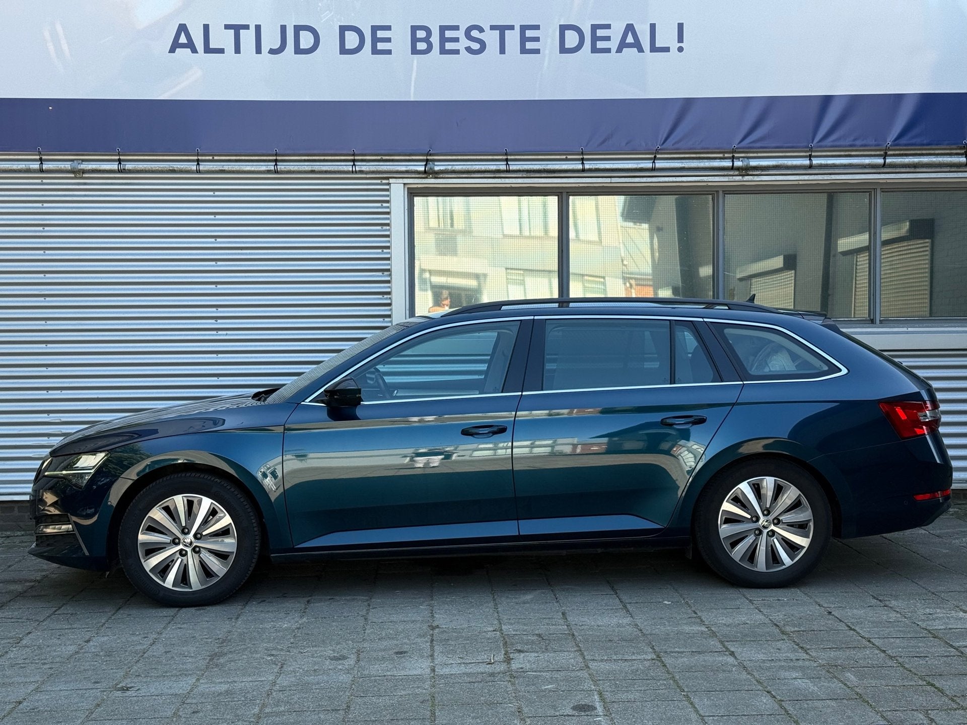 Skoda Superb Combi 1.4 TSI iV Business Edition Plus Plug In, Stof, Gebruikt, Blauw, Hybride Elektrisch/Benzine