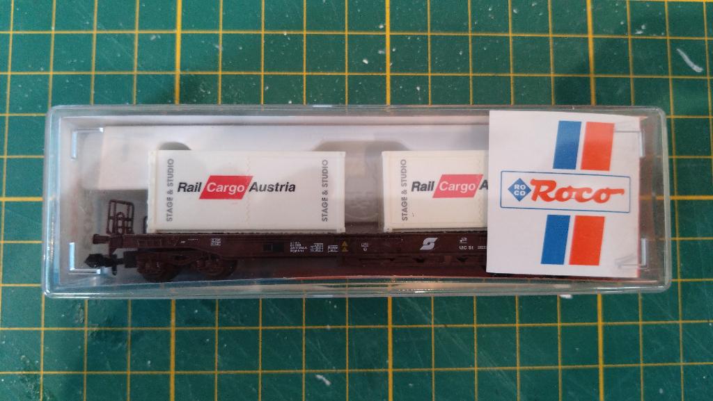 Roco 25303 - ÖBB braun Einheitstaschenwagen "RCA", Gelijkstroom, Wagon, Ophalen of Verzenden, Zo goed als nieuw