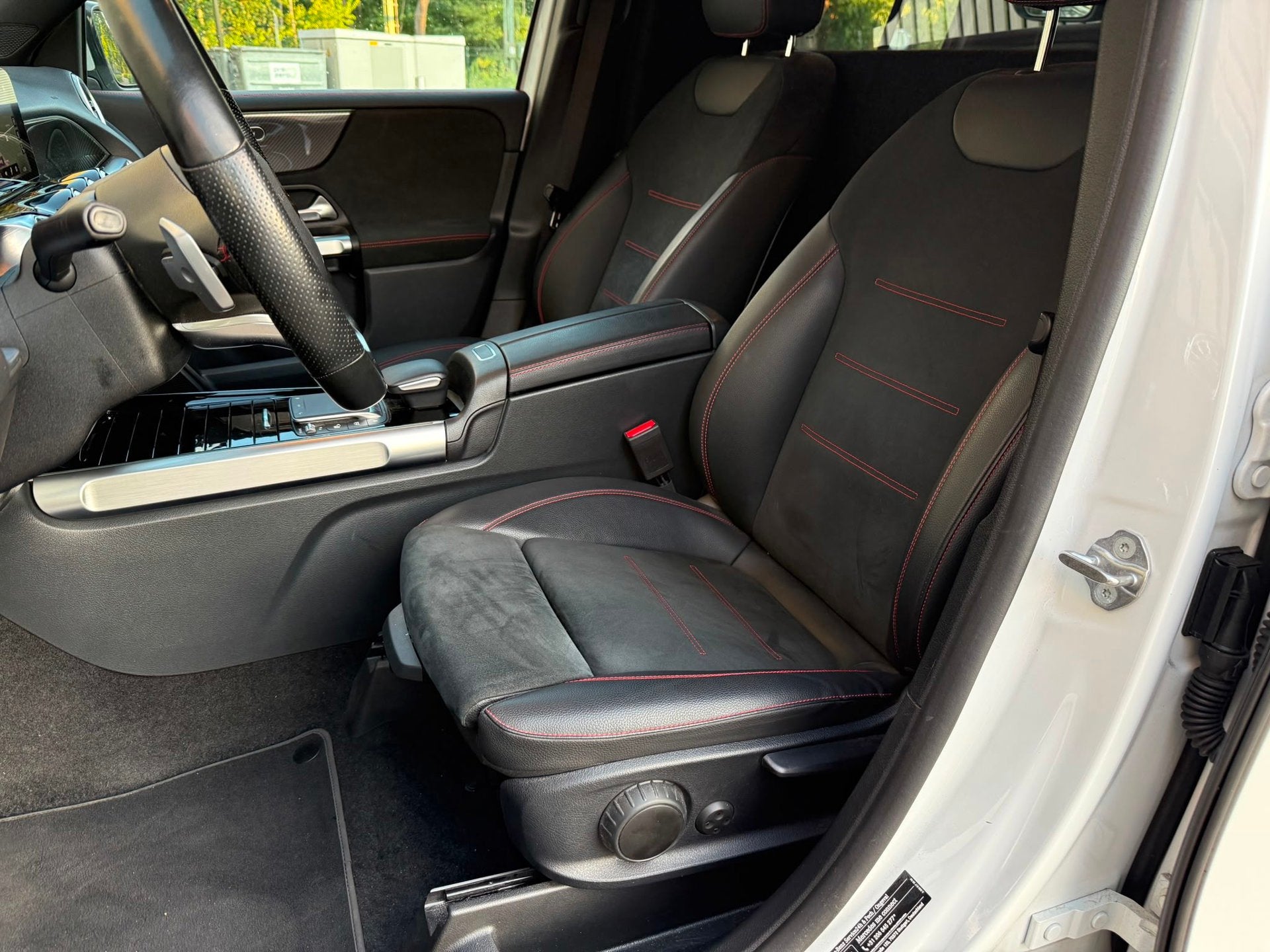 Mercedes-Benz GLB 200 D / Grijs kenteken / AMG Line, Auto's, Automaat, Gebruikt, Euro 6, 4 cilinders