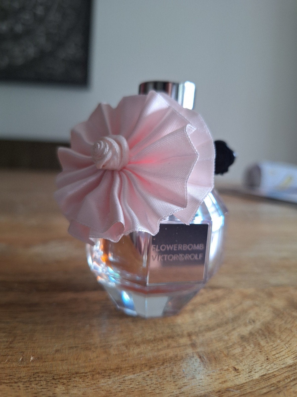 Flowerbomb Christmas Limited Edition 2010 50ml EDP, Sieraden, Tassen en Uiterlijk, Ophalen of Verzenden, Zo goed als nieuw