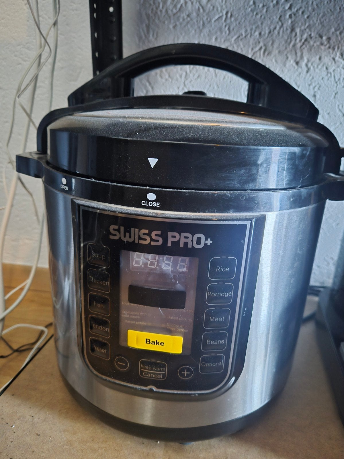 Swiss Pro+ Multicooker - Zo goed als nieuw, 2 tot 3 liter, Ophalen, Zo goed als nieuw