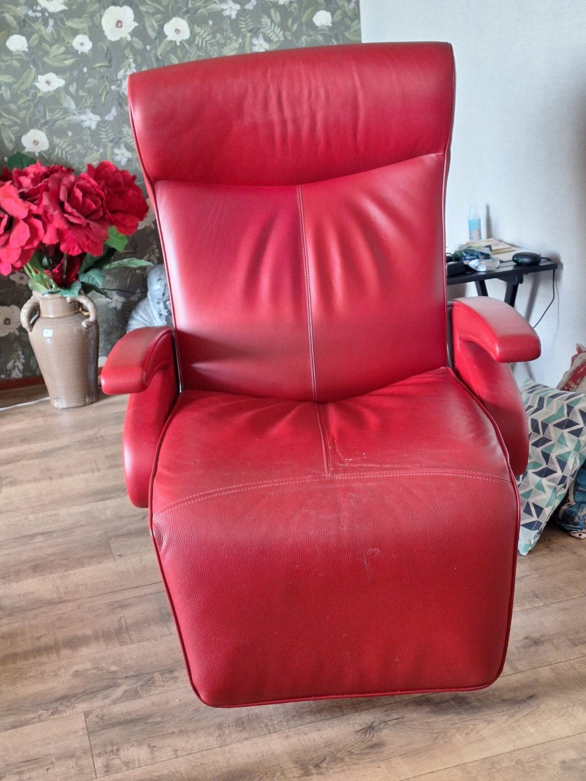 LEOLUX RELEXSTOEL ROOD., Ophalen, Gebruikt, Minder dan 75 cm, Leer