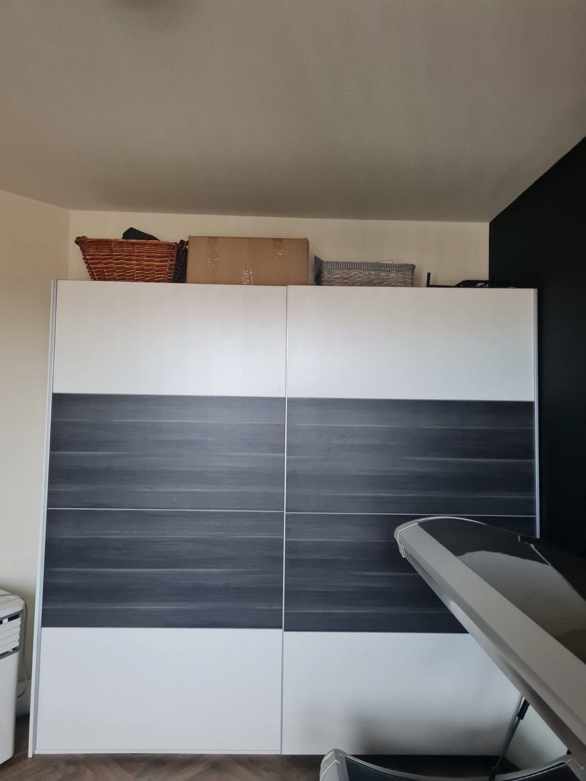 Moderne kledingkast met schuifdeuren, Ophalen, Overige materialen, Met deur(en), Gebruikt