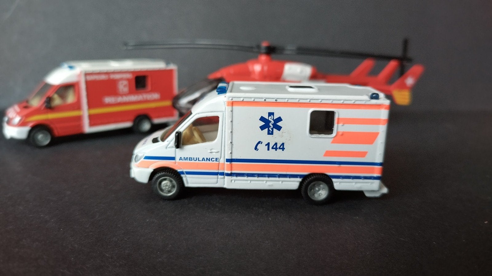Mercedes Benz Sprinter Ambulance 2x 1;87 Siku Pol, Verzenden, Zo goed als nieuw, Sieper, Siku