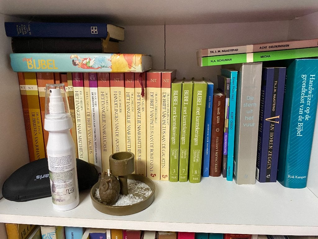 1) Bijbel met kanttekeningen, Boeken, Godsdienst en Theologie, Ophalen of Verzenden, Zo goed als nieuw, Christendom | Katholiek