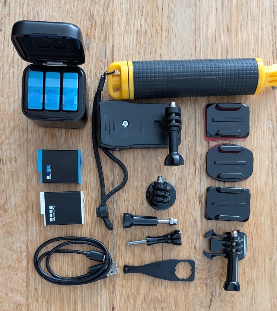 Gopro Hero 10 accessoires, Overige merken, Opladen via netstroom, Ophalen of Verzenden, Zo goed als nieuw