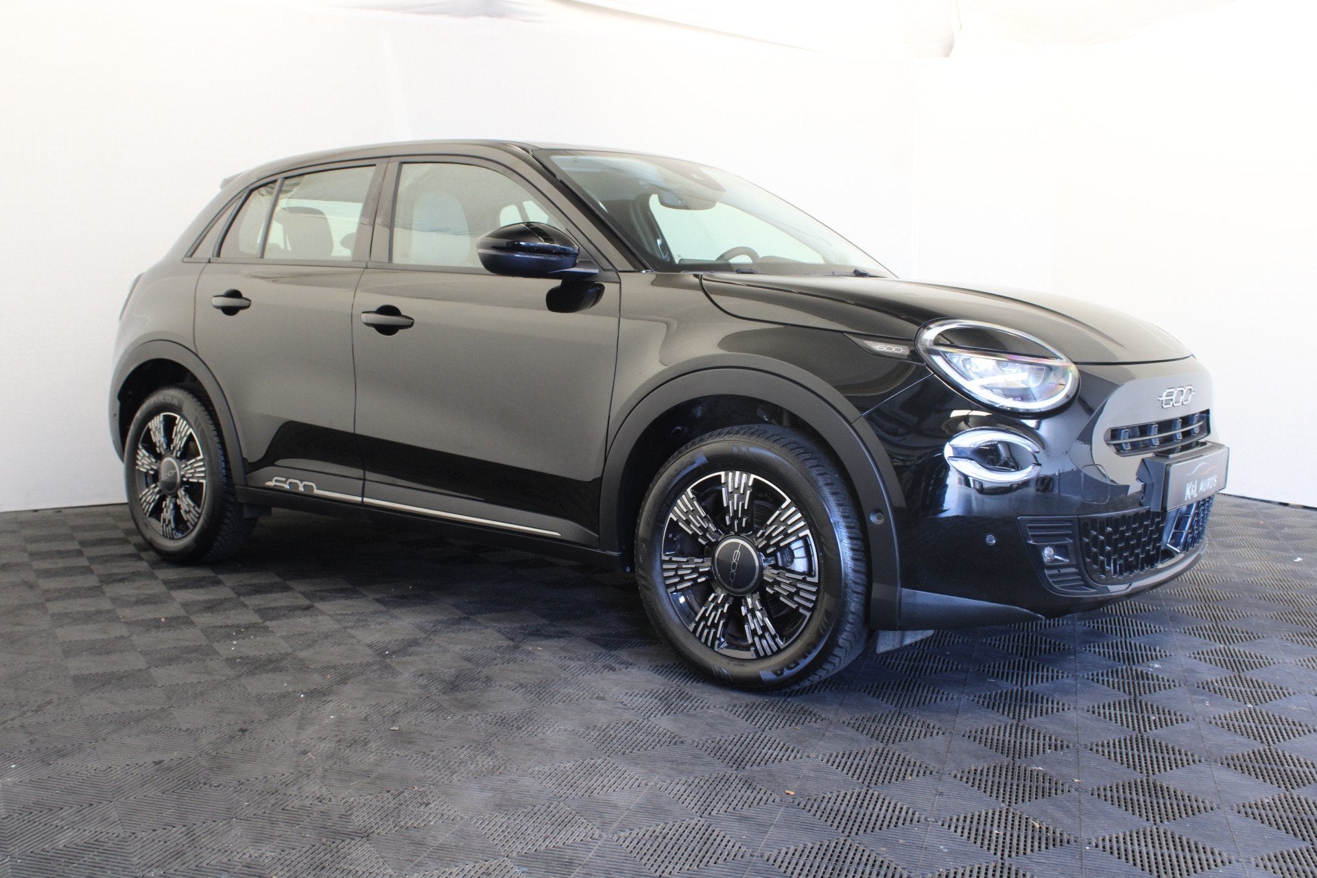 Fiat 600 1.2 Hybrid Pop (bj 2025, automaat), Auto's, Fiat, Gebruikt, Zwart, 1199 cc, Zwart