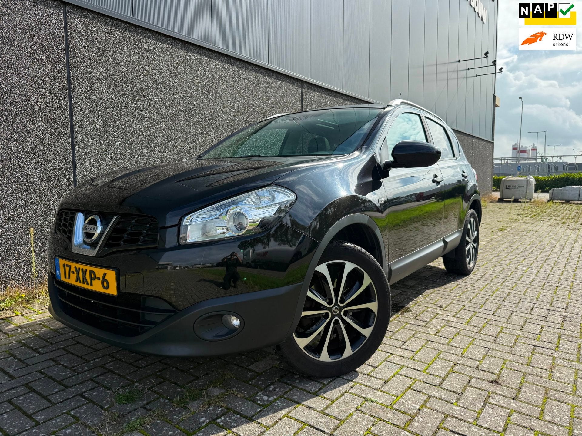 Nissan Qashqai 1.6 Connect Edition/4 Nieuwe banden en beurt!, Auto's, Voorwielaandrijving, Euro 5, Stof, Gebruikt