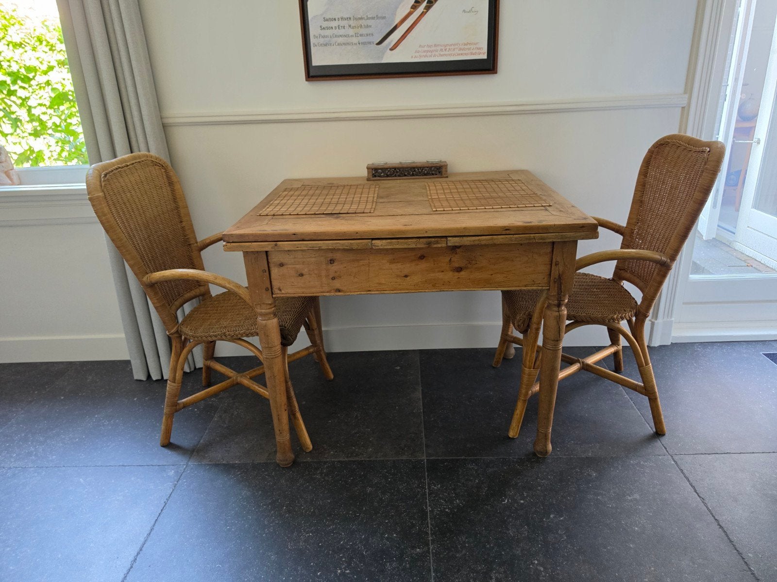 Antieke tafel, uitschuifbaar (afm 100/181 x 86 x 82.5), Ophalen