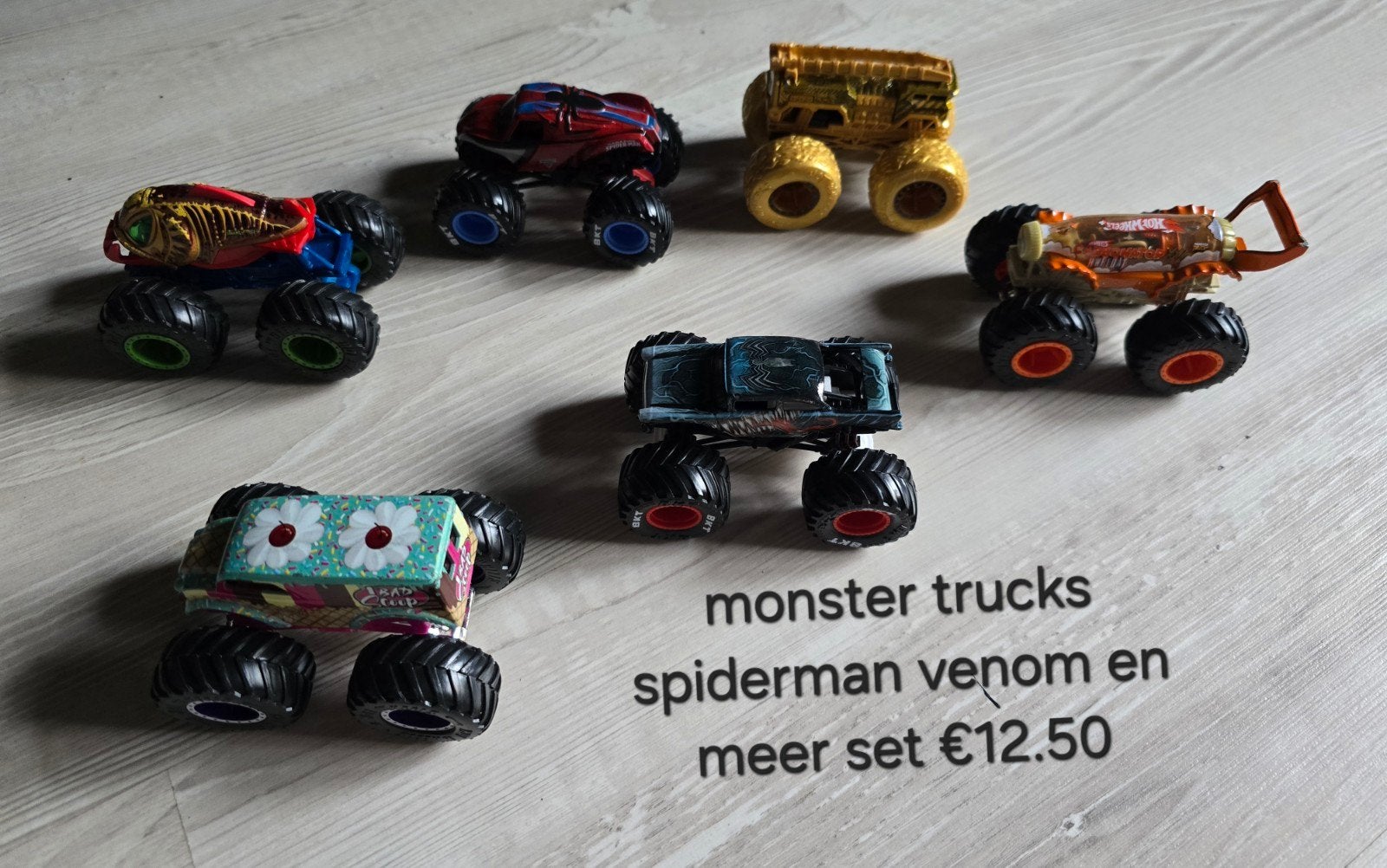 3 sets voertuigen monster trucks spiderman autos marvel, Ophalen, Zo goed als nieuw