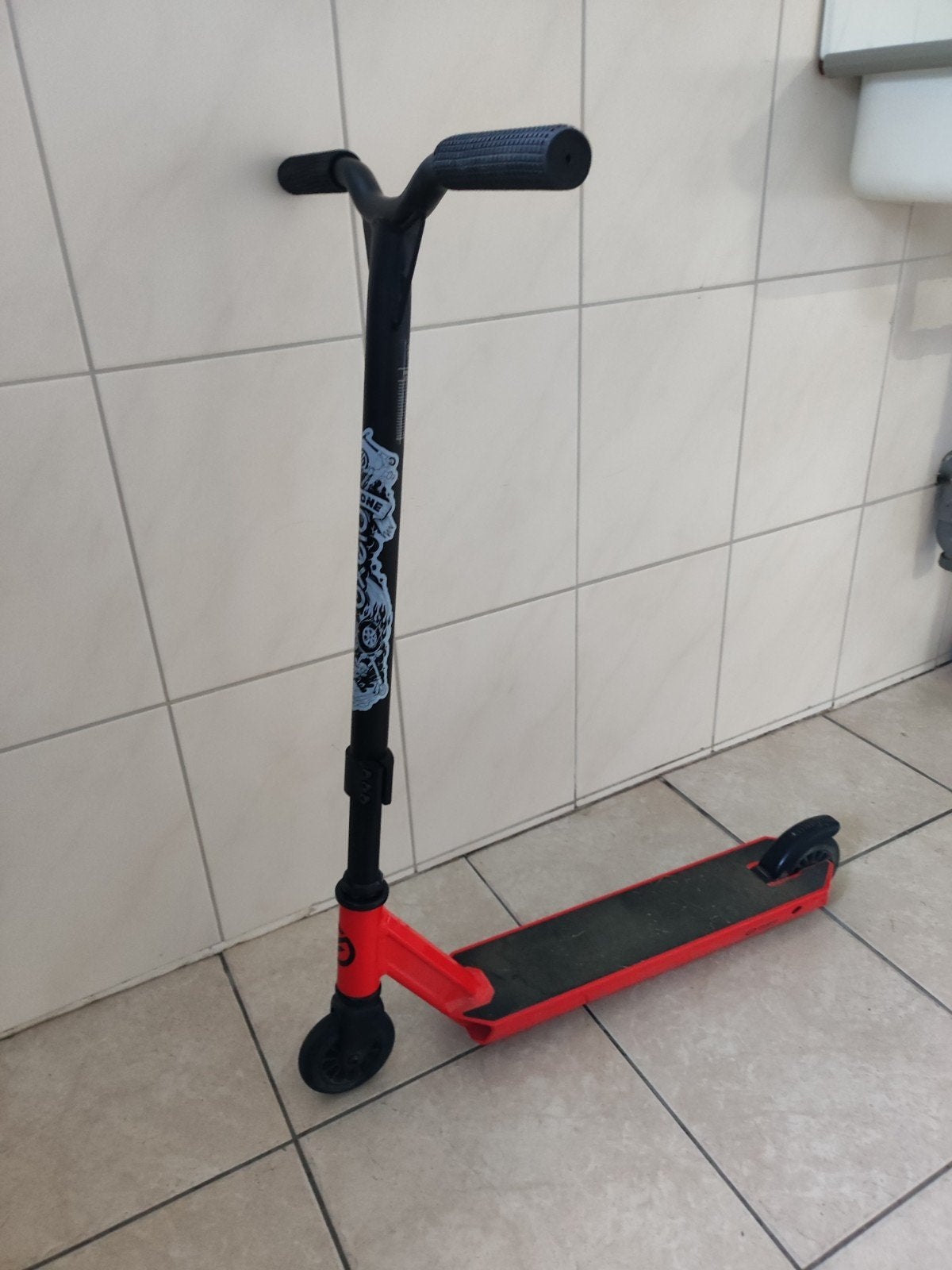 Stuntstep rood/zwart, Fietsen en Brommers, Ophalen, Gebruikt, Gewone step, Onbekend