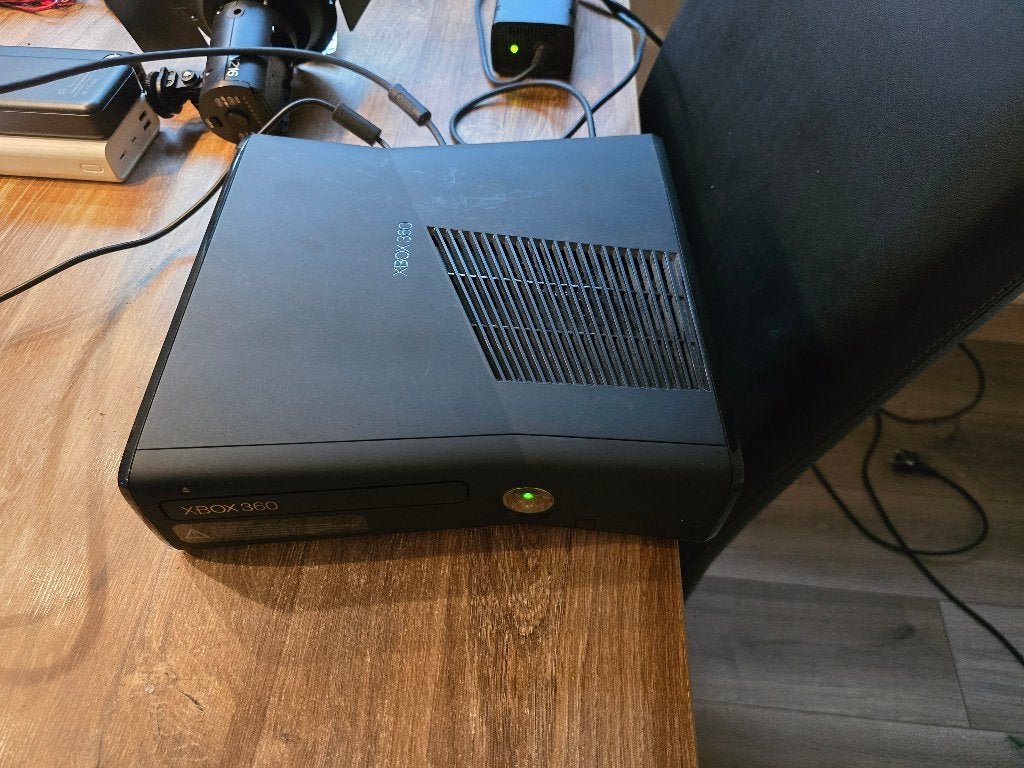 Xbox 360 s 250gb Kinect 3 controllers en 16 spellen, Online, Gebruikt, Ophalen of Verzenden, 3 spelers of meer
