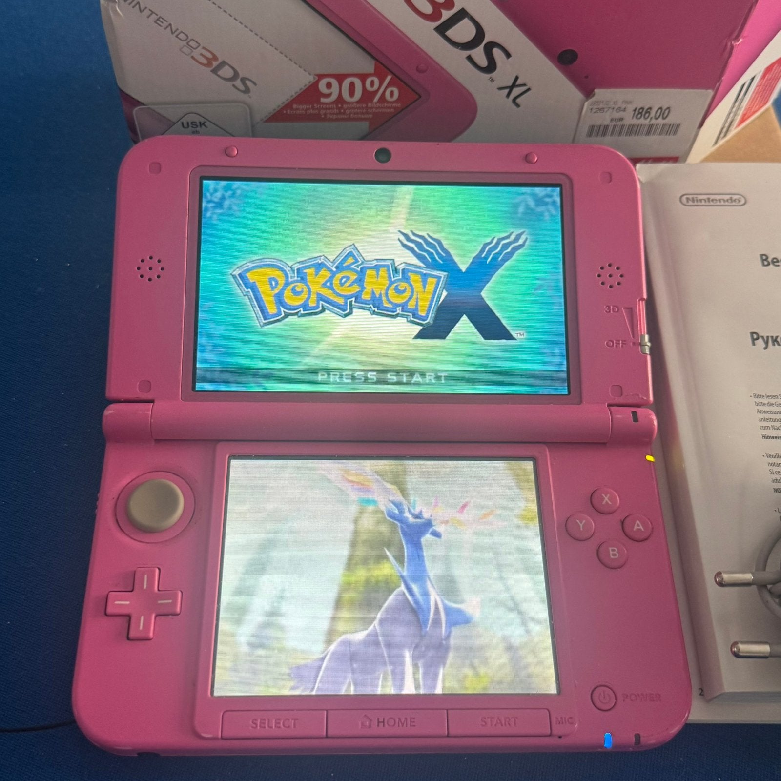 Nintendo 3DS XL Roze + 64 GB, Doos, Boekjes, Oplader, Stylus, Ophalen of Verzenden, Zo goed als nieuw, Roze, 3DS XL