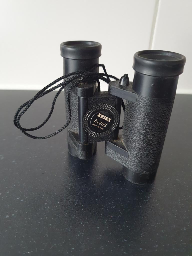 Zeiss 8x20B Verrekijker - Compact en Krachtig, Ophalen of Verzenden, Gebruikt, Minder dan 8x, Dakkant (recht)