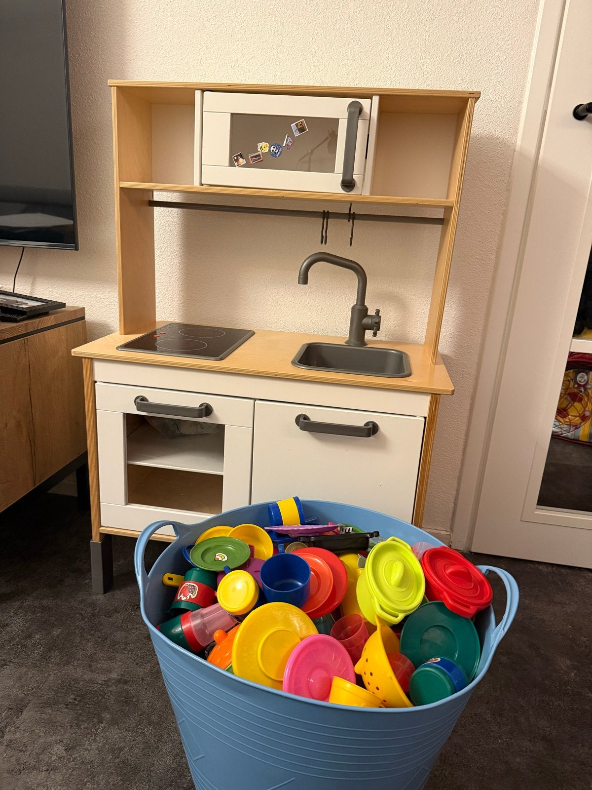 Grote speelgoedkeuken met veel accessoires, Ophalen of Verzenden, Gebruikt, Hout, Speelkeuken