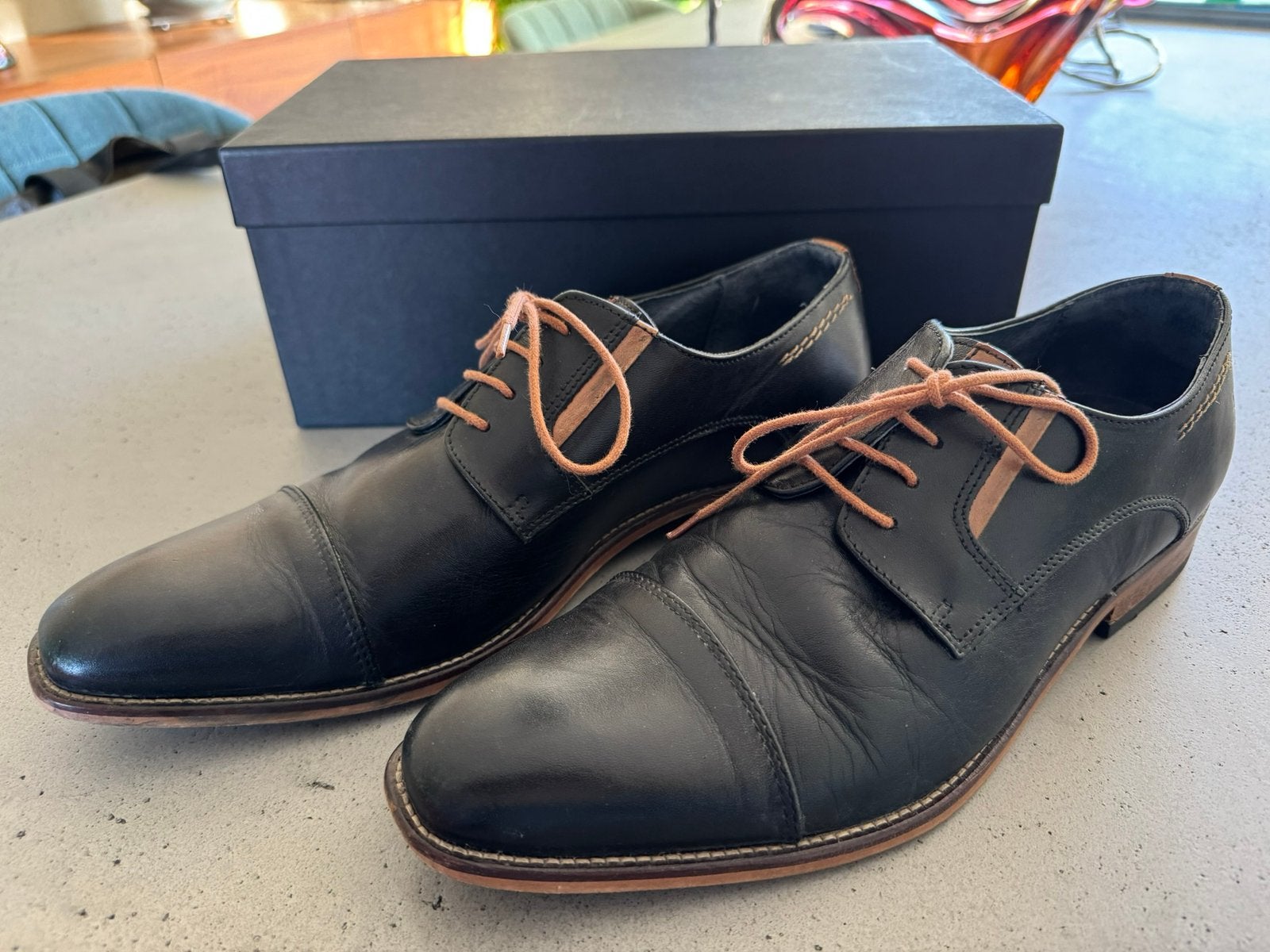 Bijna nieuwe erg mooie Berkelmans schoenen,zwart/bruin Mt 43, Bruin, Ophalen of Verzenden, Zo goed als nieuw, Veterschoenen