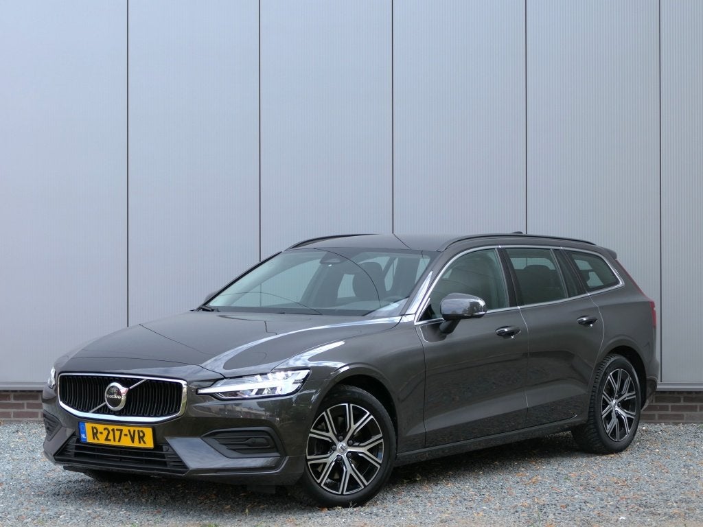 Volvo V60 2.0 B4 Core 12 MND BOVAG-garantie Trekhaak / Pilot, Auto's, Automaat, 12 maanden, Stof, 4 cilinders