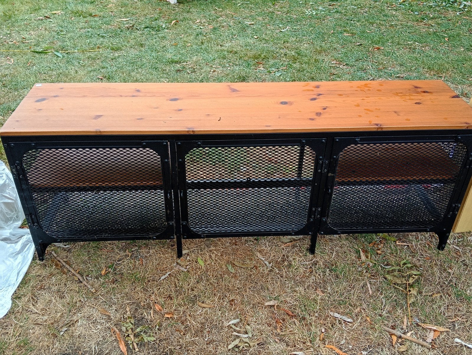 tafel/kast, Ophalen, 100 tot 150 cm, Zo goed als nieuw, Minder dan 25 cm