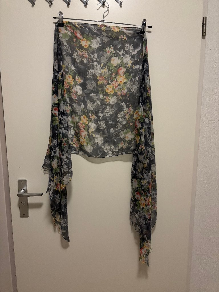 Romano blauw gekleurde bloemetjes sjaal, Romano, Maat 46/48 (XL) of groter, Ophalen of Verzenden, Zo goed als nieuw