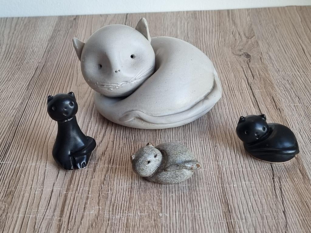 Prachtige Vintage Set van 4 Kat Poes Beelden Pottery Gemerkt, Verzamelen, Beelden en Beeldjes, Verzenden, Gebruikt, Dier