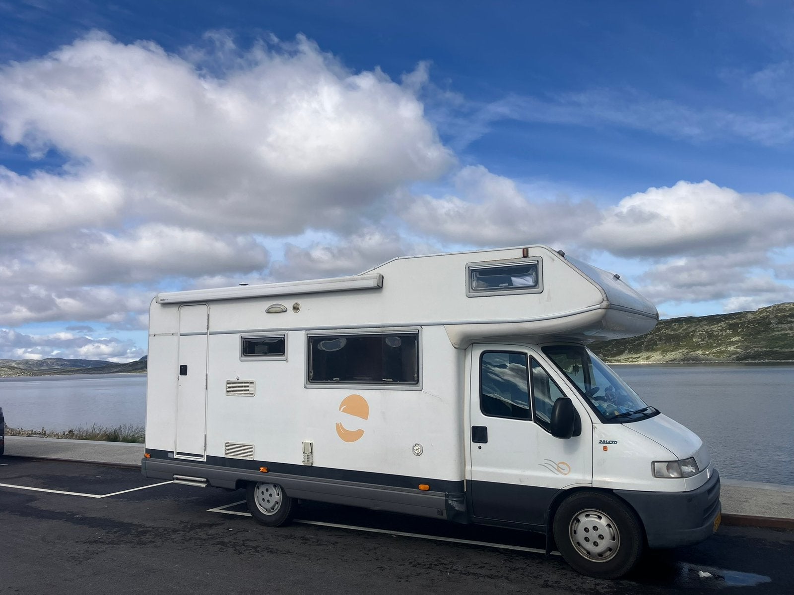 Camper 7 persoons met heerlijke dubbele treinzit, Alkoof, Ringverwarming, Fiat, 6 tot 7 meter