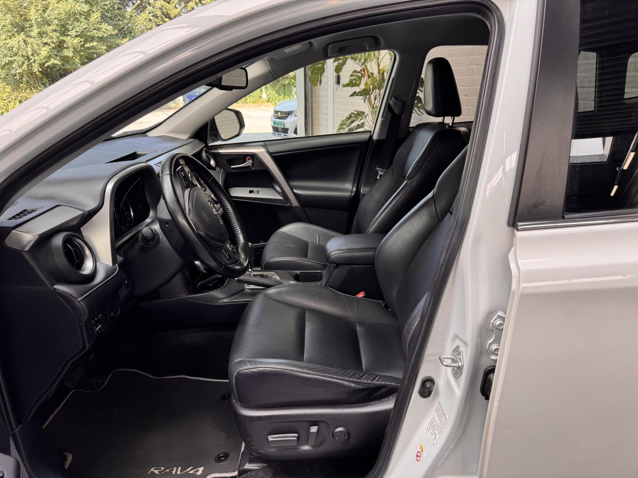 Toyota RAV4 2.5 Hybrid Executive | Leer | 360 Cam | ACC | Af, Auto's, Gebruikt, Euro 6, Wit, Leder