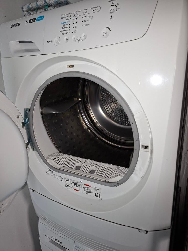 Goed werkende Zanussi wasdroger, Witgoed en Apparatuur, Wasdrogers, Gebruikt, Condens, Voorlader, 6 tot 8 kg, 85 tot 90 cm, Ophalen
