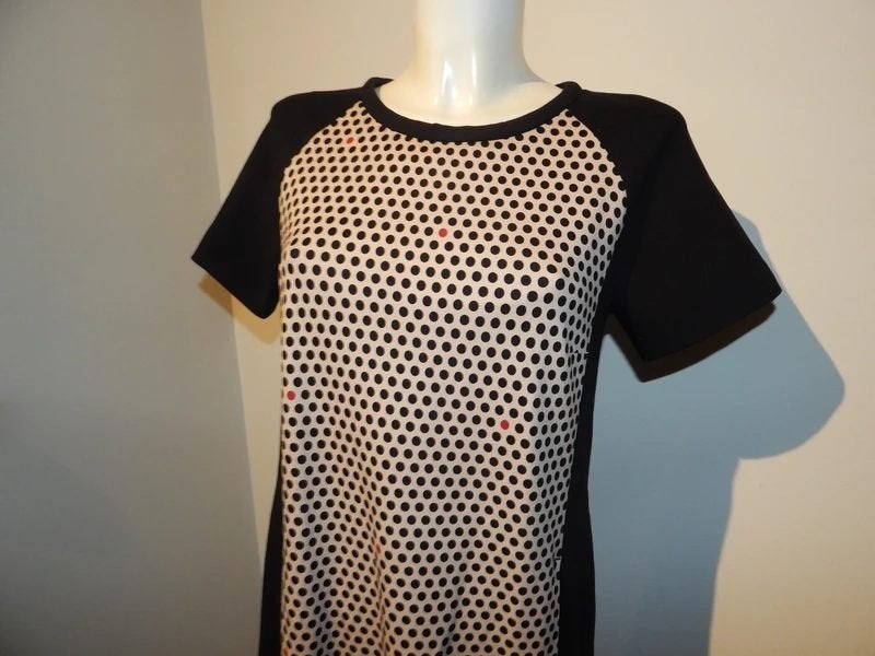Marccain mooie jurk voorkant in stippeltjes print kleur N3, Maat 38/40 (M), Zo goed als nieuw, Knielengte, Marccain