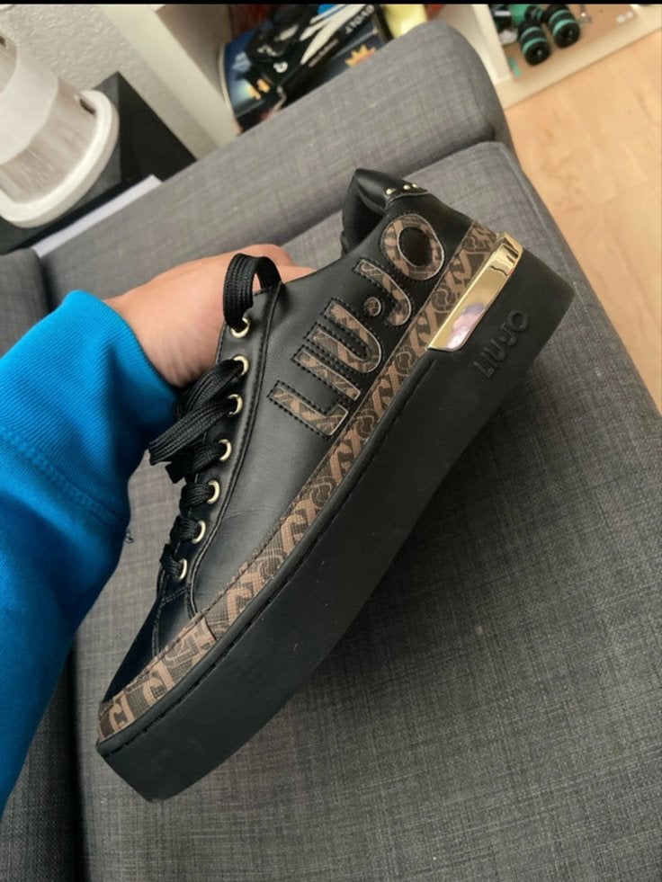 Liu Jo sneakers zwart met goudkleurige details, Ophalen of Verzenden, Zo goed als nieuw, Zwart, Sneakers of Gympen