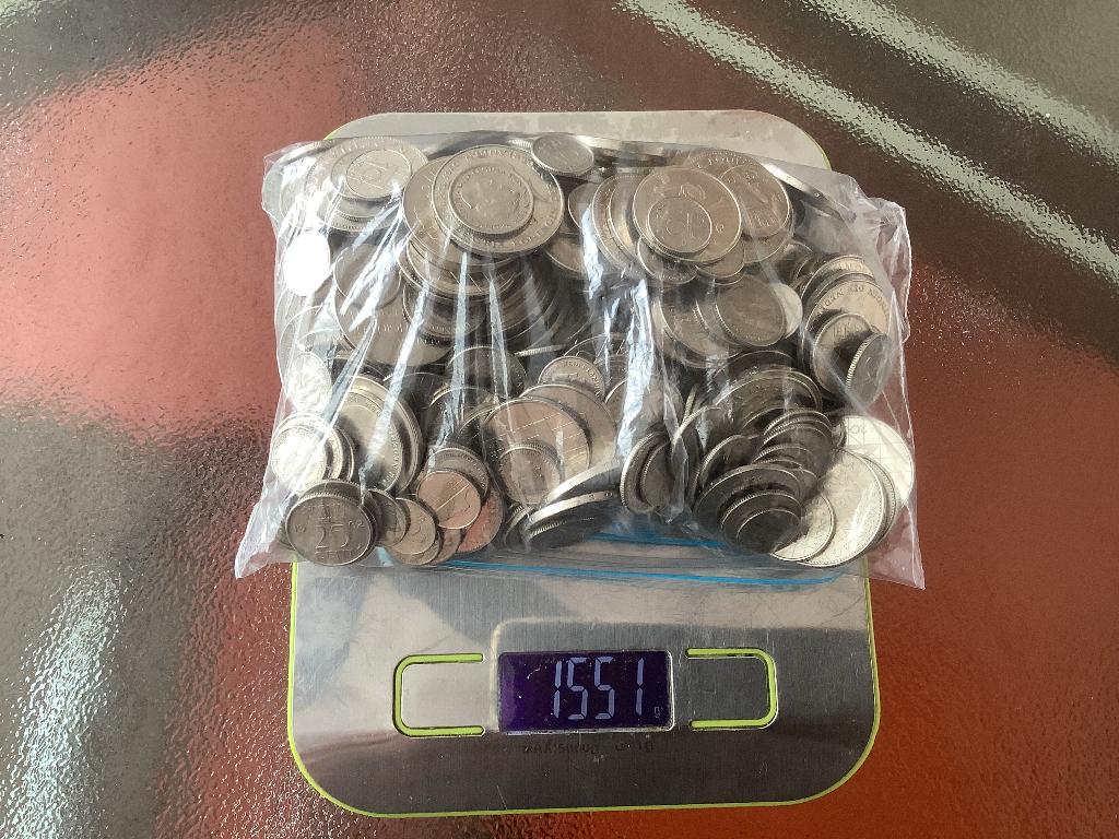 1,5 kg nikkelen rijksdaalders,guldens,kwartjes en dubbeltjes, Ophalen of Verzenden, Koningin Beatrix, 1 gulden