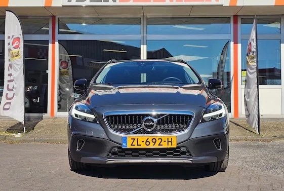 Volvo V40 Cross Country 1.5 T3 Polar+ Luxury Automaat 2019, Dealer onderhouden, 1498 cc, 4 cilinders, Leder