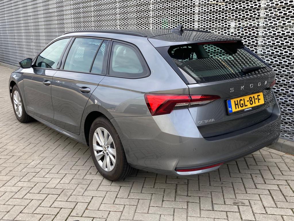 Skoda Octavia Combi 1.5 TSI Edition Virtual Cockpit/PDC/App, Voorwielaandrijving, 12 maanden, Stof, 1498 cc