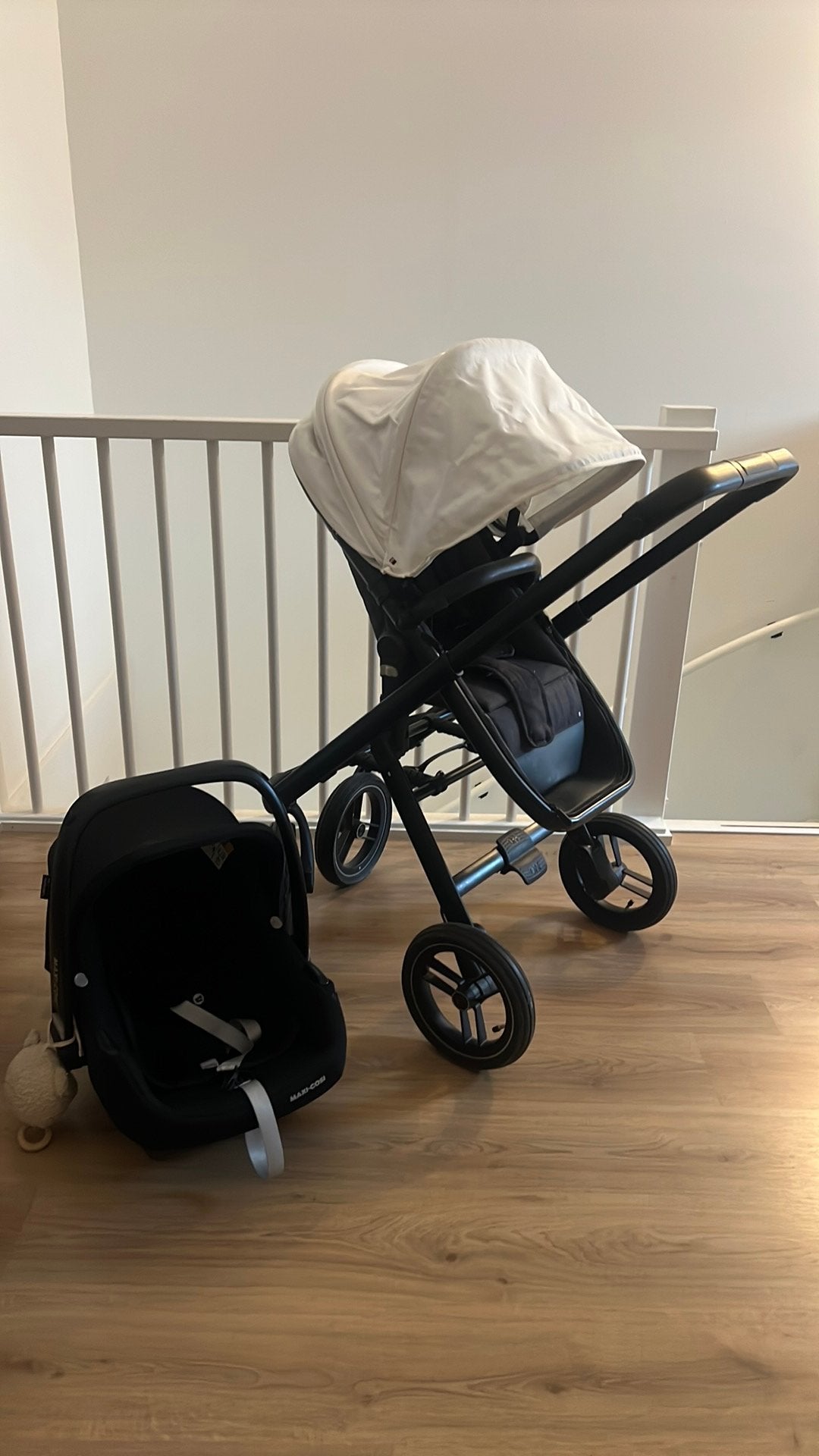 Dubatti kinderwagen compleet + Reiswieg, Maxi-Cosi autostoel, Gebruikt, Luchtbanden, Ophalen, Kinderwagen