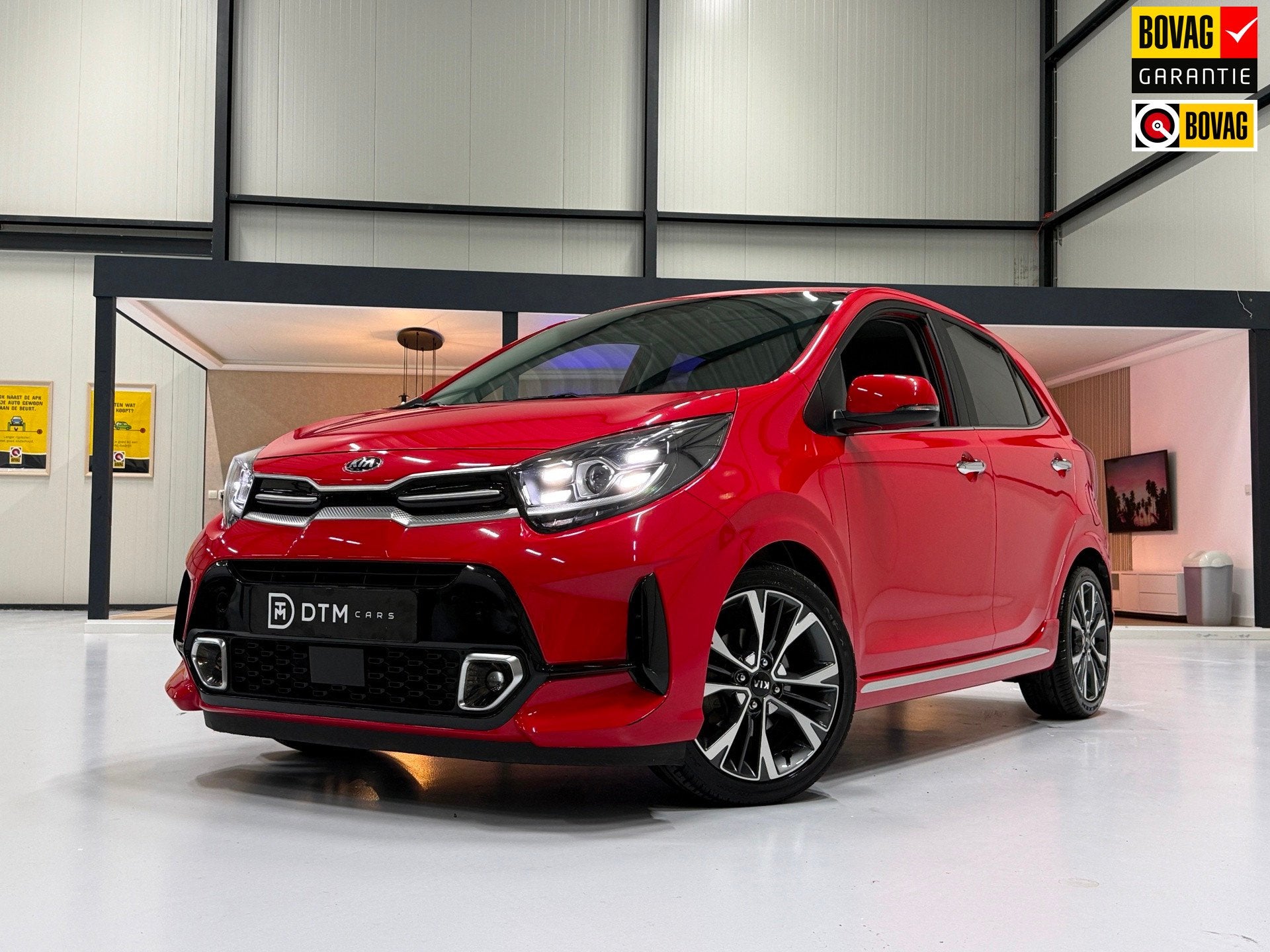 Kia Picanto Automaat | Ferrari Rood | Panoramadak | Navi | L, 877 kg, 4 stoelen, Bedrijf, Picanto