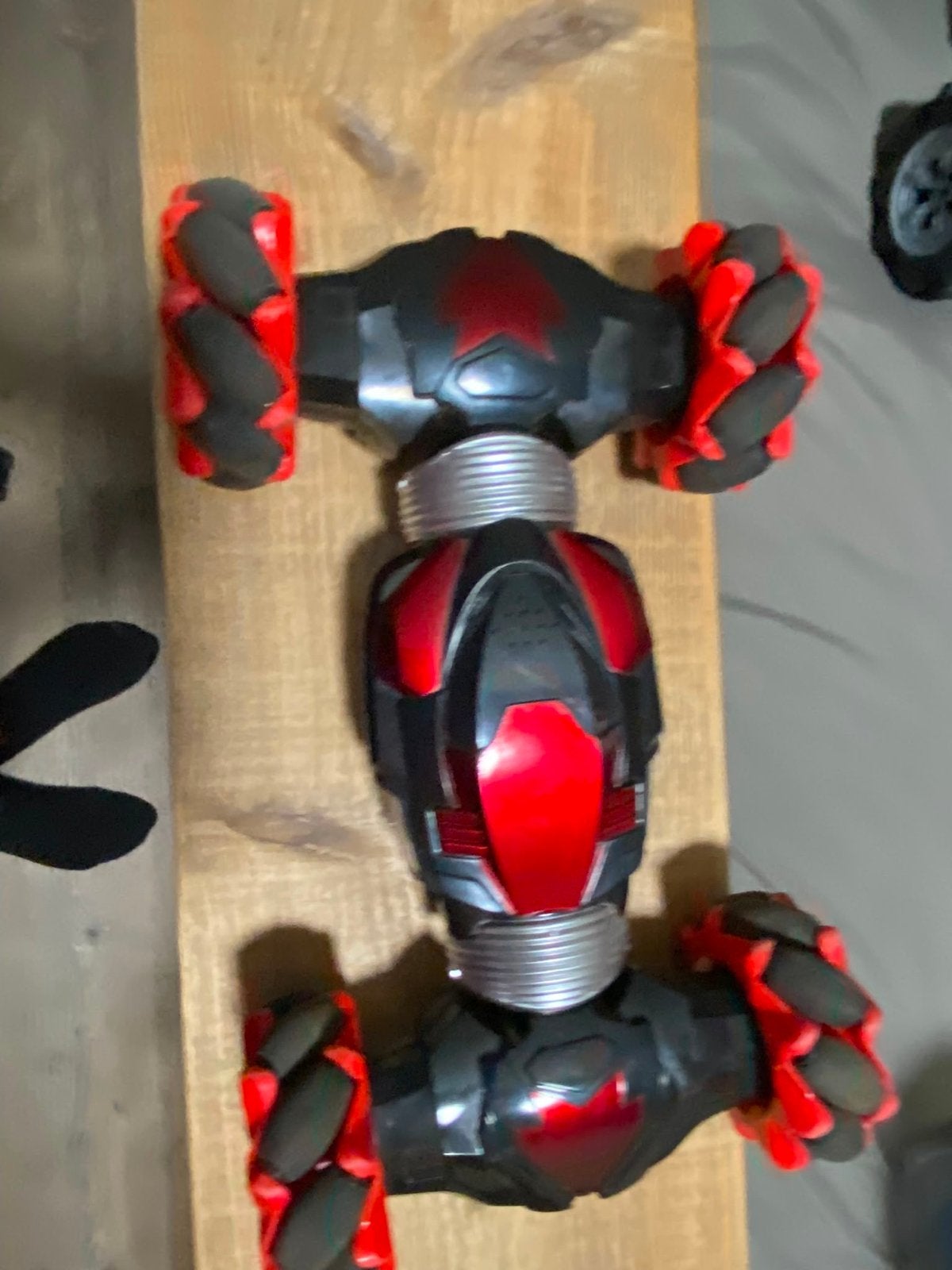 2 RC Stunt Auto met Afstandsbediening en Polsbediening, Elektro, Auto offroad, Ophalen of Verzenden, Zo goed als nieuw