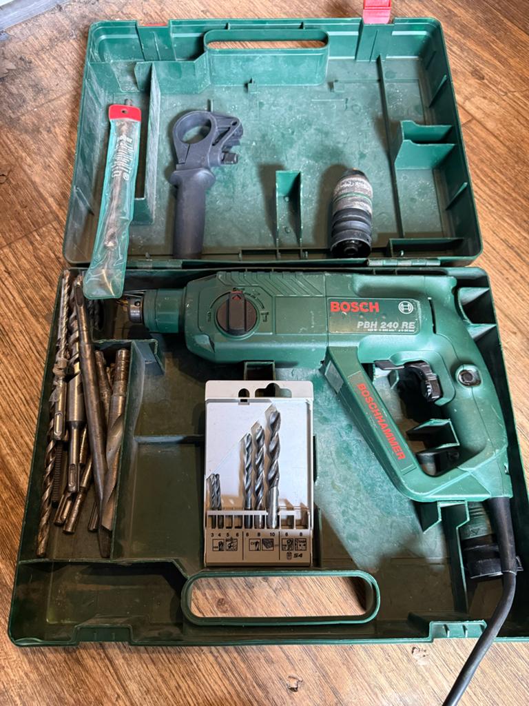 Bosch Boorhamer PBH 240 RE met koffer en boren, Boor- en/of Breekhamer, Ophalen of Verzenden, Klopboormechanisme, Gebruikt