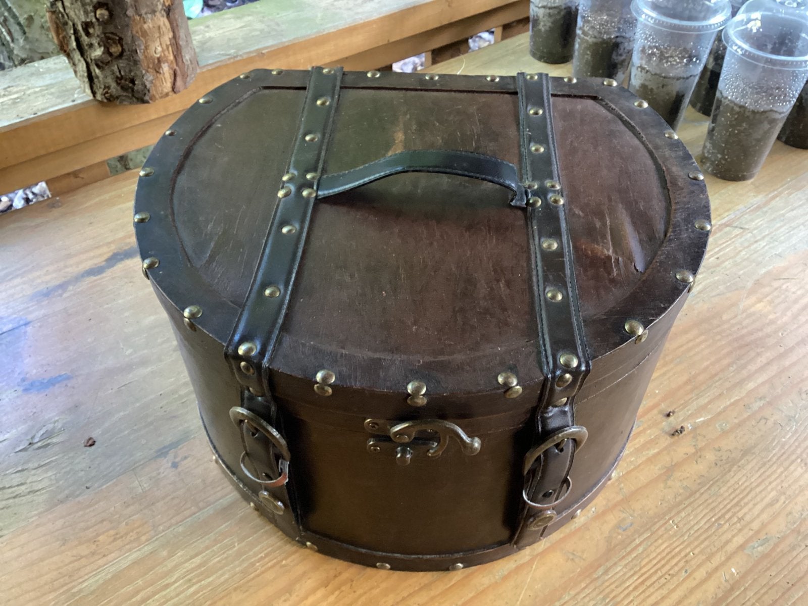 Vintage hoedendoos / opbergdoos met leren details, Minder dan 50 cm, Gebruikt, Ophalen of Verzenden, 5 – 50