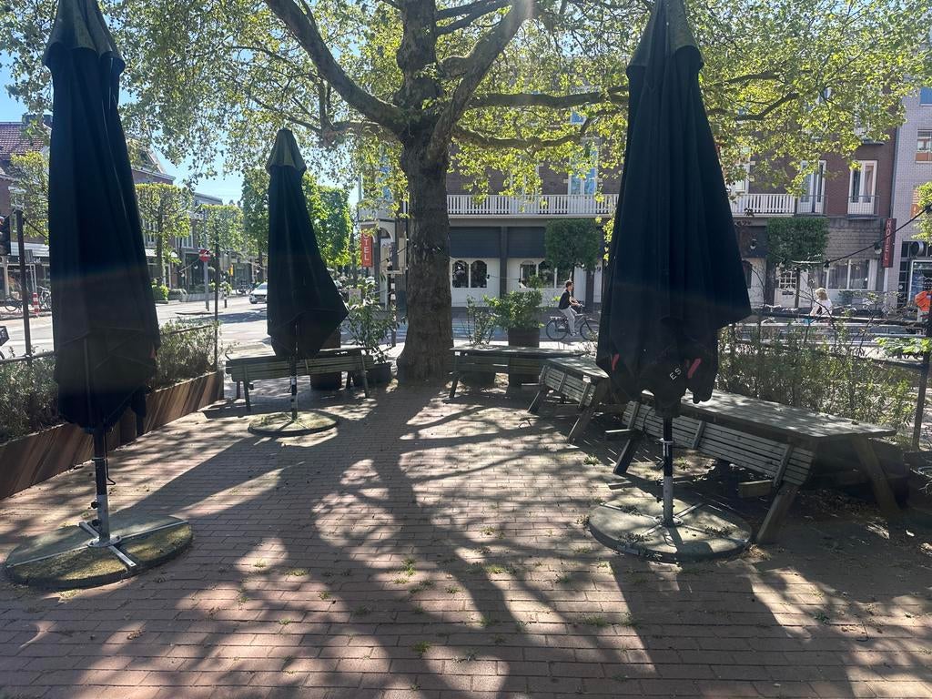 Zwarte stokparasol met Duvel logo, Tuin en Terras, Parasols, Gebruikt, Stokparasol, 2 tot 3 meter, Ophalen of Verzenden