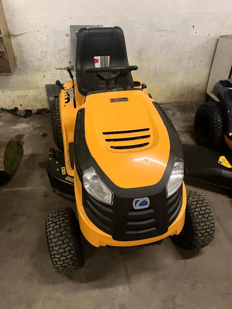 Cub Cadet Zit maaier, Tuin en Terras, Zitmaaiers, Ophalen, Onbekend, Ordersbenelux@mtdproducts.com, POSTBUS 83 6120 BORN