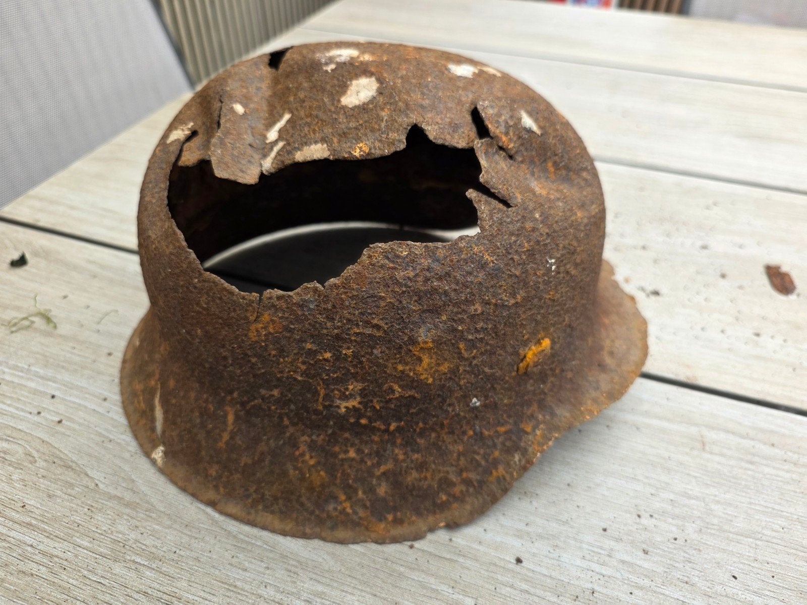 Duitse Helm WW2 Militaria Battle Damage, Ophalen of Verzenden, Duitsland, Helm of Baret