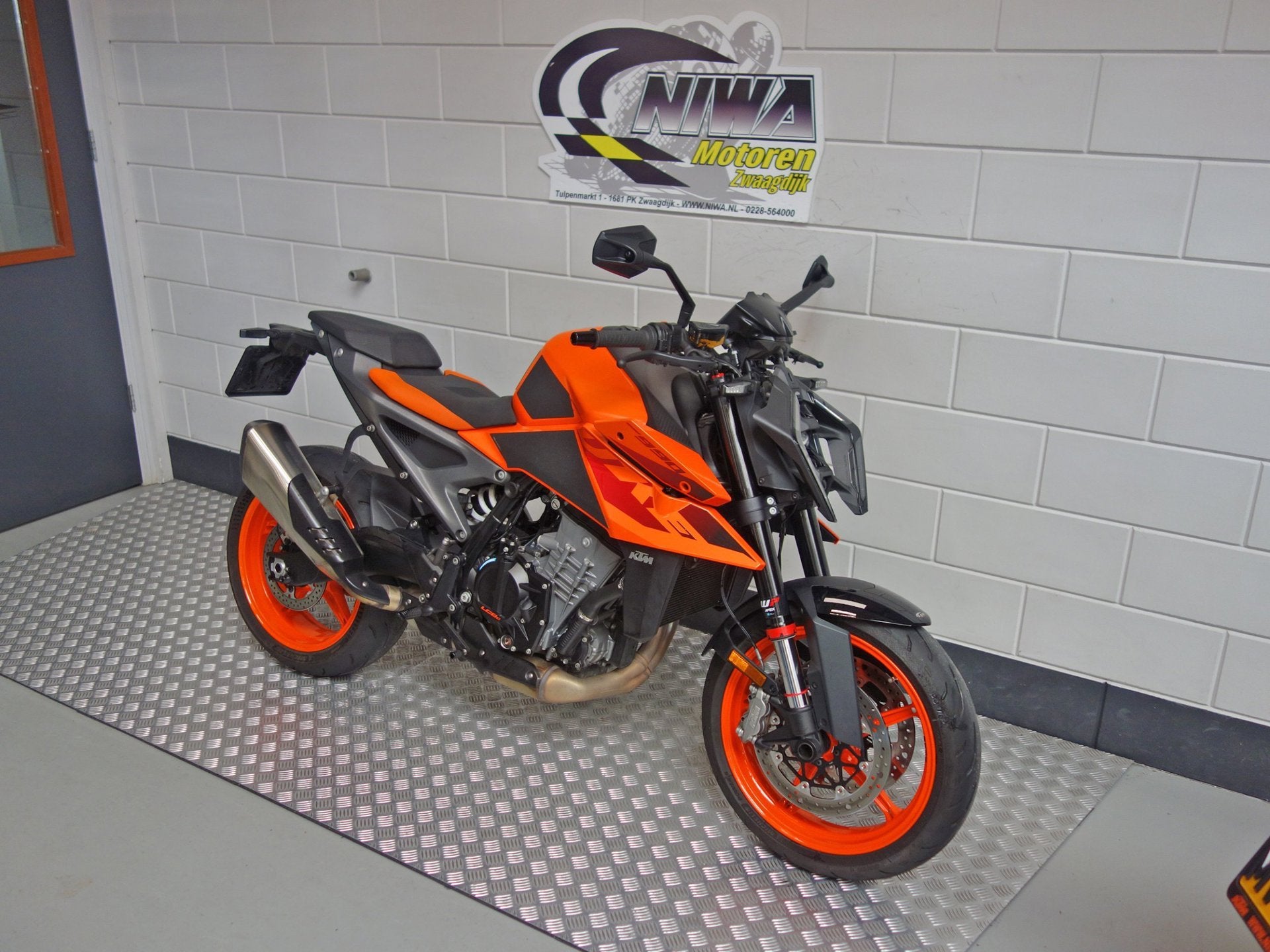 KTM 990 Duke, Traction Control, Meer dan 35 kW, Toermotor, Handgeschakeld