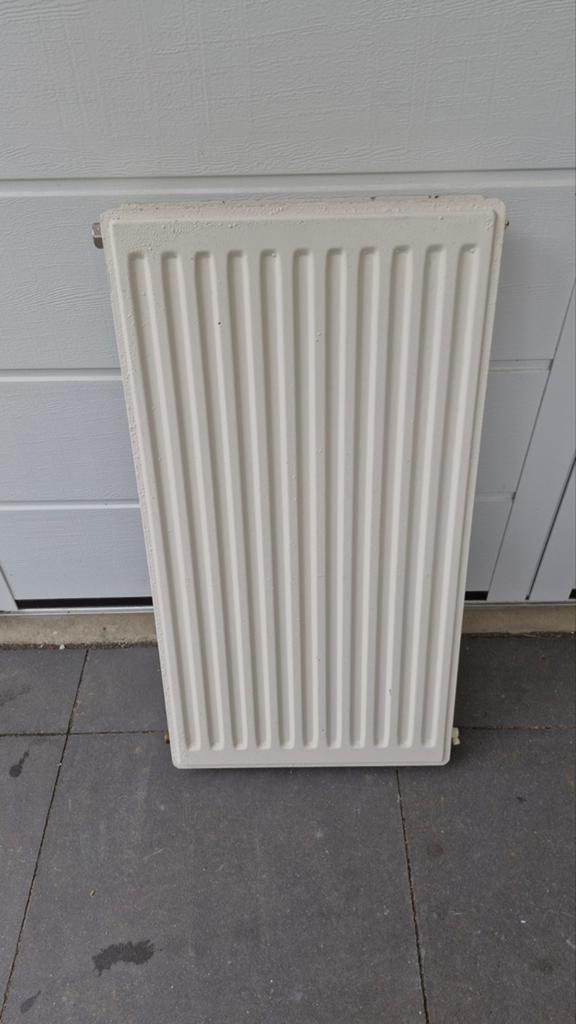 Radiator 48x90x10 cm, Doe-het-zelf en Verbouw, Verwarming en Radiatoren, Gebruikt, Radiator, 30 tot 80 cm, 60 tot 150 cm, Ophalen of Verzenden